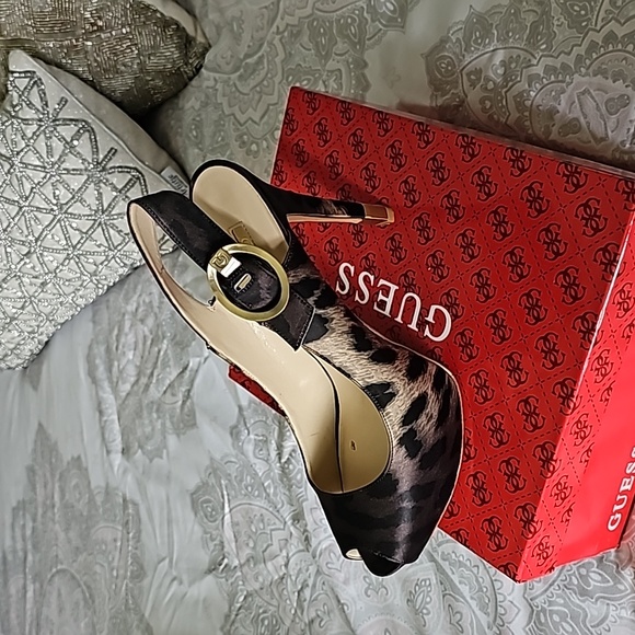 Guess Platform Heels - Picture 3 of 5